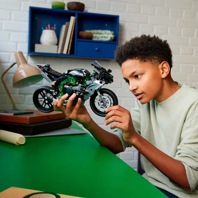 Lego Technic 42170  Kawasaki Ninja H2