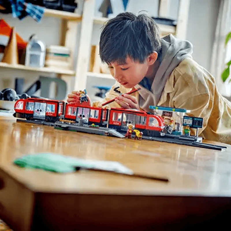 Lego City 60423 Tranvía Y Estación Del Centro De La Ciudad