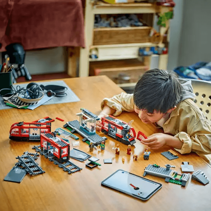 Lego City 60423 Tranvía Y Estación Del Centro De La Ciudad