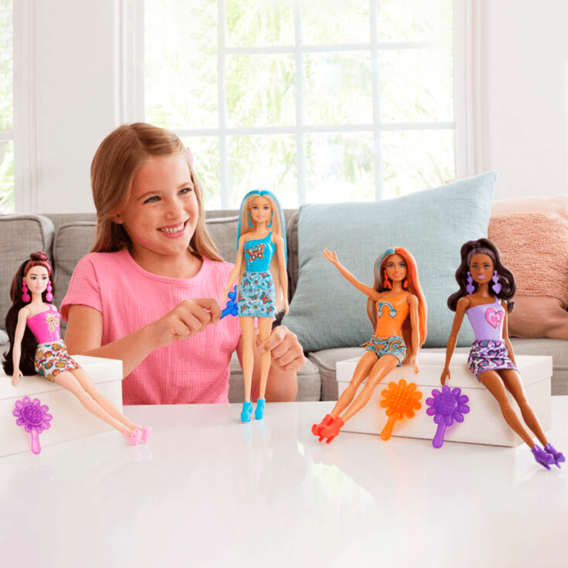 Mattel Barbie Hrk06-0 Mu–ecas Con Sus Accesorios De Color Surtido