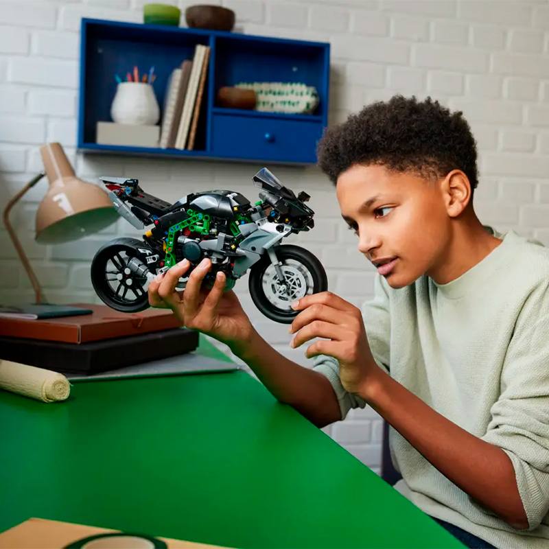 Lego Technic 42170  Kawasaki Ninja H2