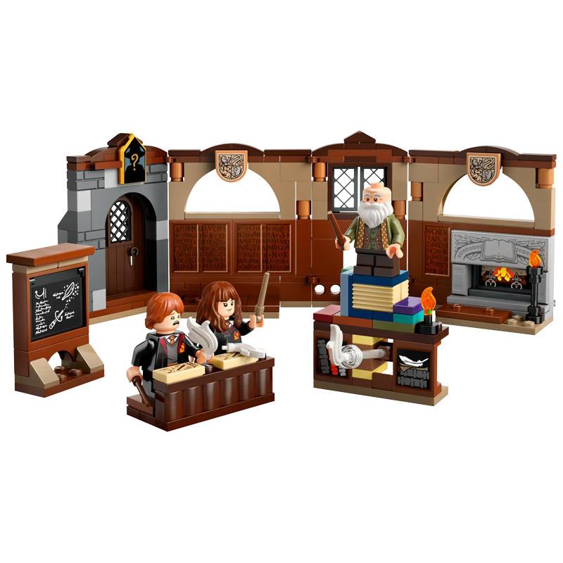 Lego Harry Potter 76442 Castillo De Hogwarts Clase De Encantamientos