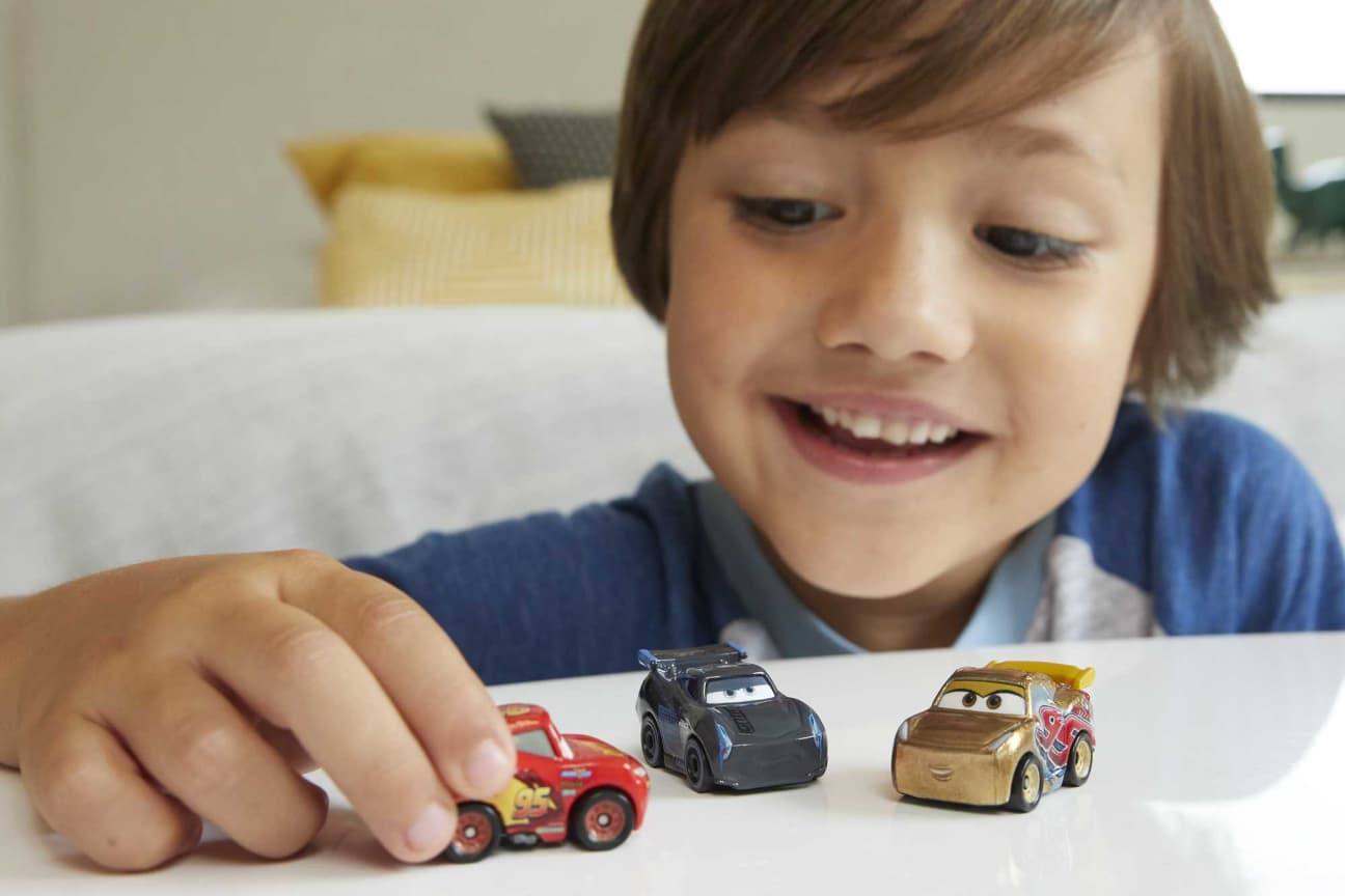 Mattel Cars Gkg01 Disney Pixar Mini Corredores Paquete De 3 Autos (3)