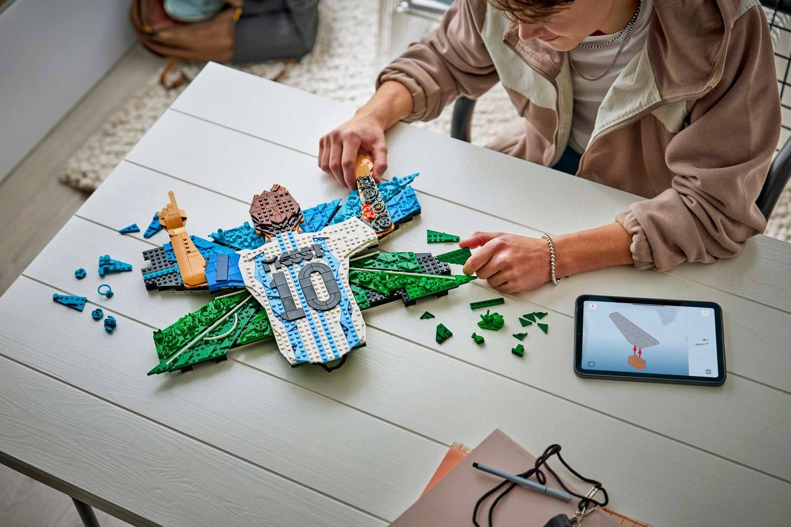 Lego Editions 43018 Lionel Messi: Celebracion (3)