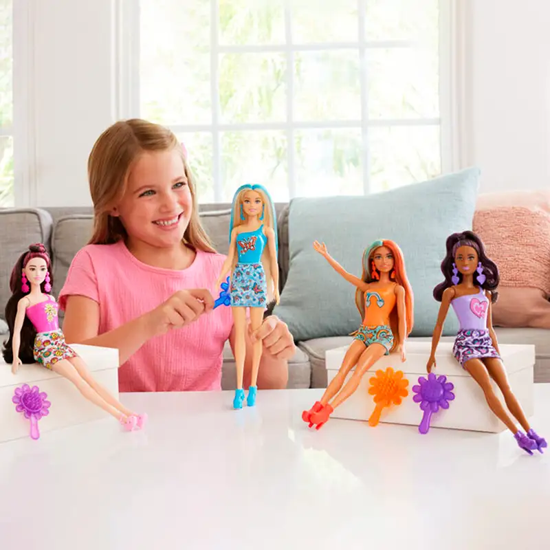 Mattel Barbie Hrk06-0 Mu–ecas Con Sus Accesorios De Color Surtido