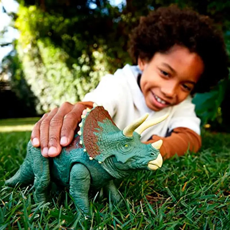 Mattel Jurassic World Htk79-0 Dinosaurio Triceraptor Con Movimiento