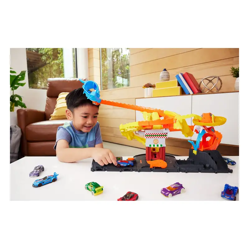 Mattel Hot Wheels Htn81 City Ataque De Cobra Vs Pizza