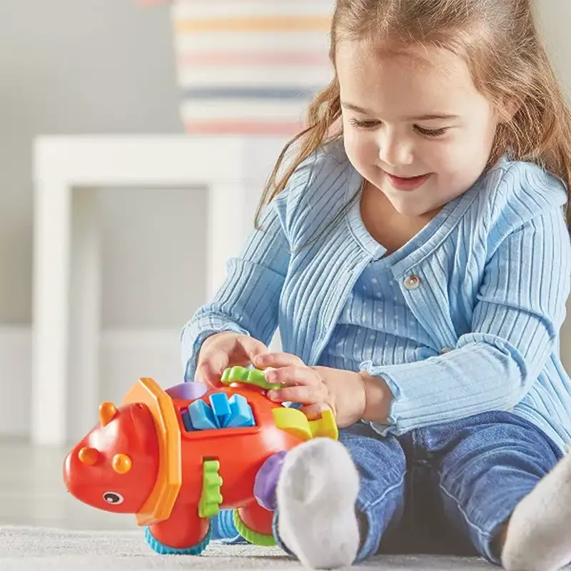 Learning Resources  Ler9147 El Triceratops Inquieto