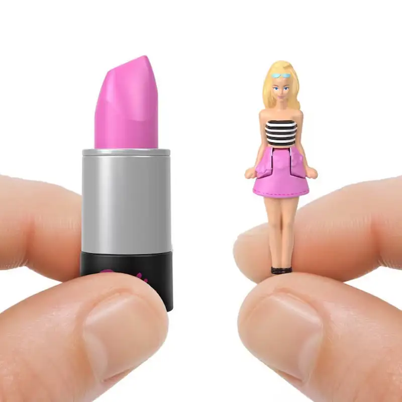 Mattel Barbie Hyf19 Muñeca Barbieland Fashionistas En Tubo De Lapiz Labial Revelación Sorpresa