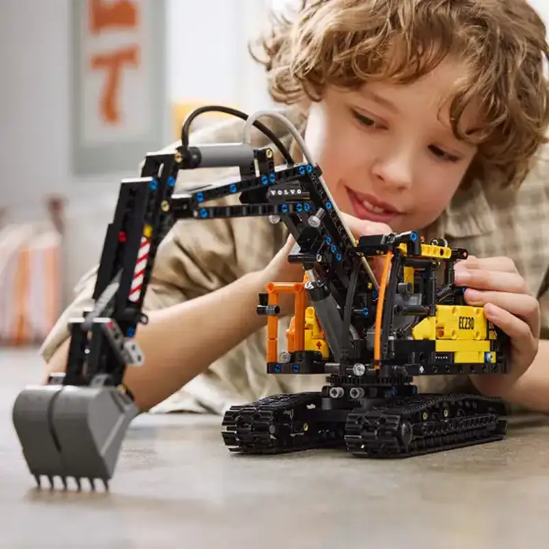 Lego Technic 42175 Camión Volvo Fmx Y Excavadora Eléctrica Ec230