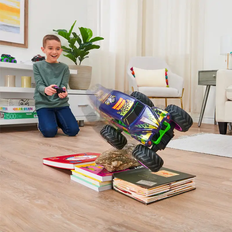 Spin Master Monster Jam 6060367 Fuerza De Estilo Libre
